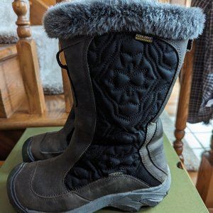 KEEN Betty Boot II Women's size 7 Color: Raven/Gargoyle
